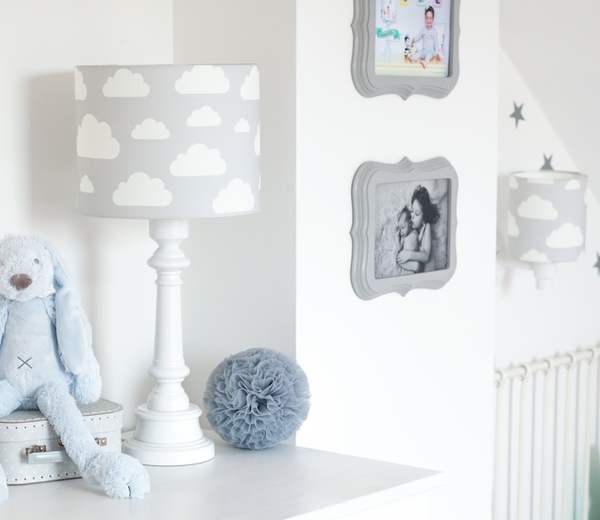 Lamps&Company, Bordlampe til børneværelset, grå sky
