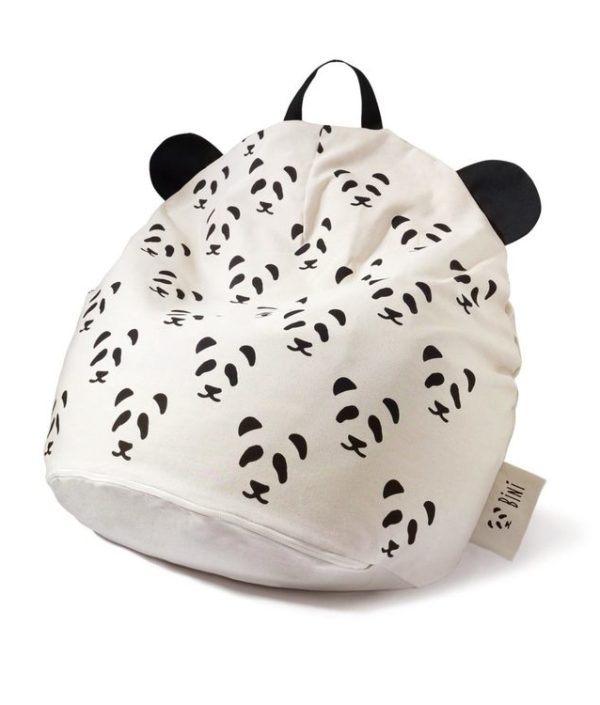 Bini sovepose med pandaer