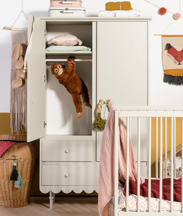 Wood Luck, Garderobe Babushka