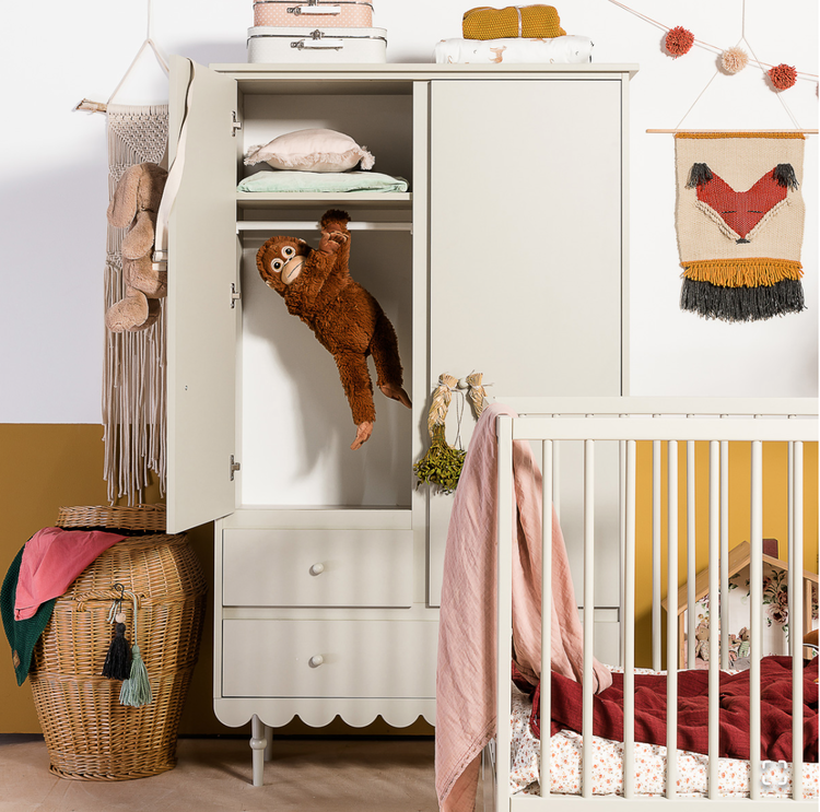 Wood Luck, Garderobe Babushka