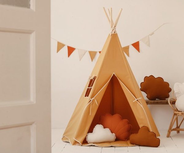 Moi Mili, tipi telt ochre