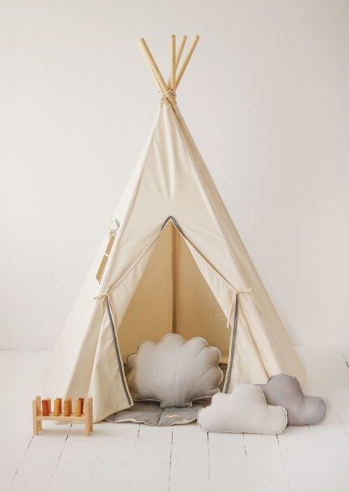 Moi Mili, beige tipitelt med grå pompom