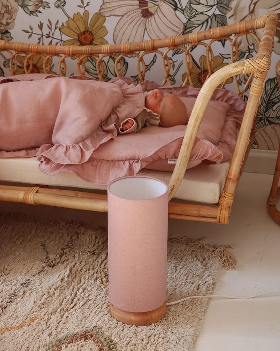 Lamps&Company, Sengelampe rosa linned