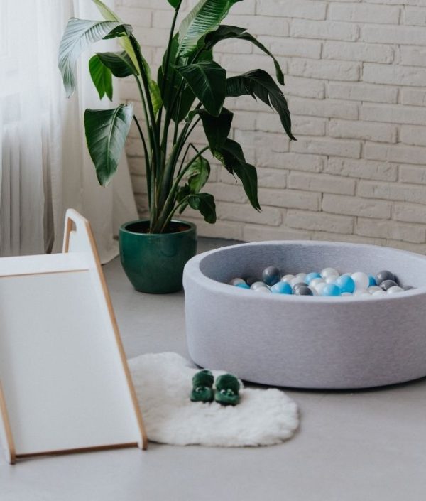 Lysegrå boldbassin BASIC, 90x30 med bolde (babyblå, grå, perle, hvid)