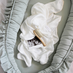 Cotton & Sweets, ørkenggrøn babynest i satin