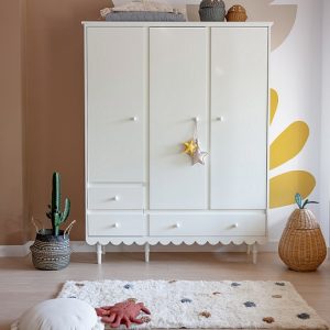 Woodluck, Hvid garderobe med 3 døre, Babushka