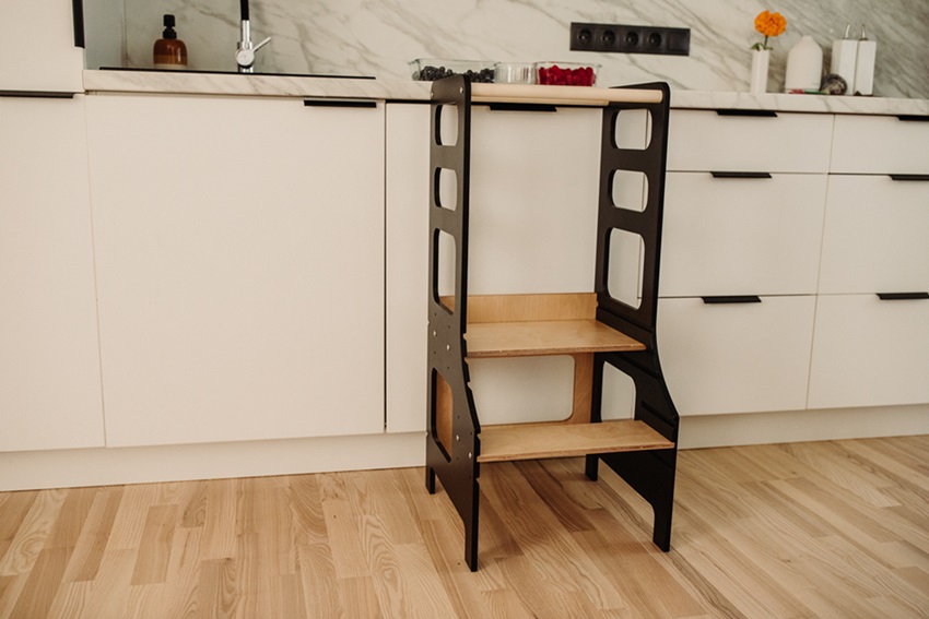 Duck Woodworks, Justerbar hjælpe taburet, sort/natur - Billede 3