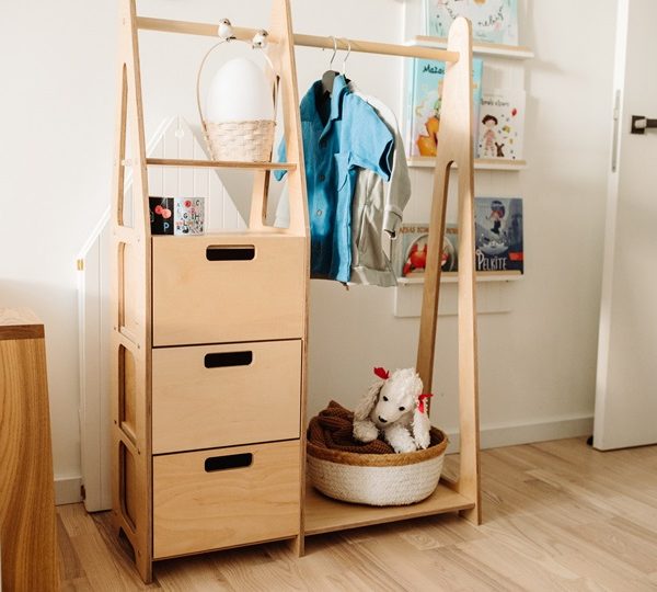 Duck Woodworks, garderobe tøjstang med skuffer, natur