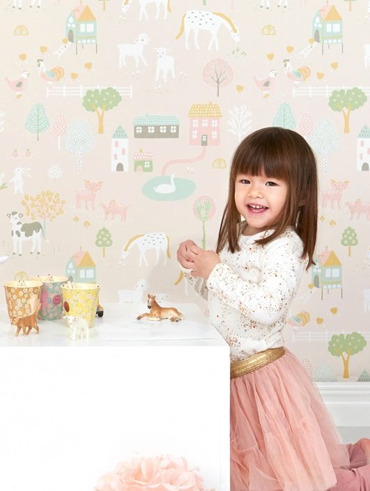 Majvillan, tapet til børneværelset My farm, soft pink