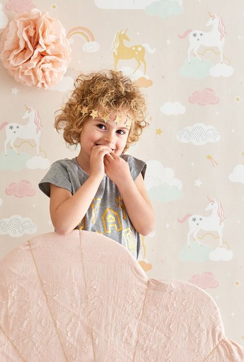 Majvillan, tapet til børneværelset Rainbow treasures, lovely pastel pink