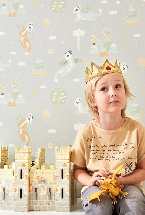 Majvillan, tapet til børneværelset Magical adventure, soft grey