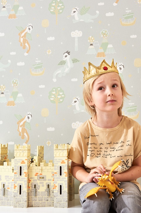 Majvillan, tapet til børneværelset Magical adventure, soft grey