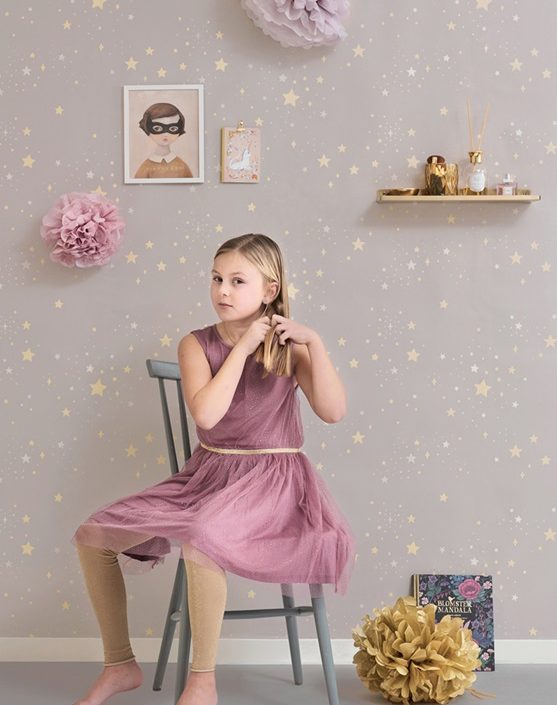 Majvillan, tapet til børneværelset Twinkle, dusty lilac
