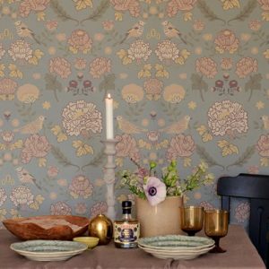 Majvillan, tapet til børneværelset June, sage green