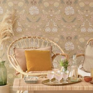 Majvillan, tapet til børneværelset June, honey beige