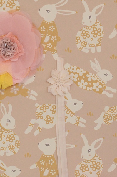 Majvillan, tapet til børneværelset Garden party, dusty blush pink - Billede 6