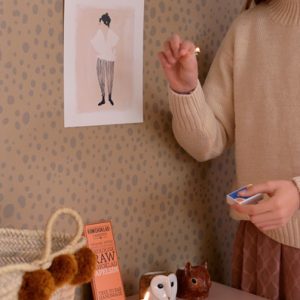 Majvillan, tapet til børneværelset Animal dots, soft brown