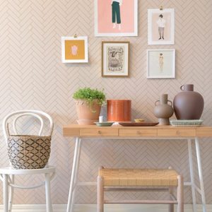 Majvillan, tapet til børneværelset Herringbone, sandy beige