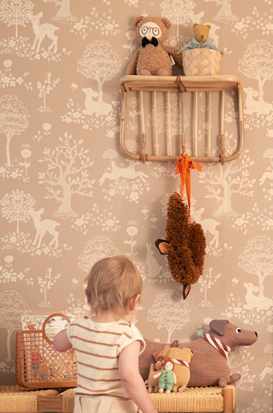 Majvillan, tapet til børneværelset Summer fields, soft brown - Billede 3