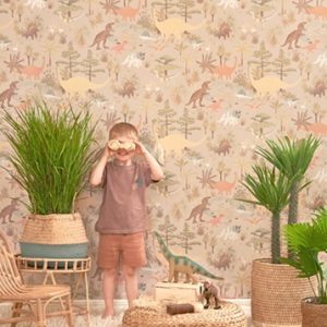 Majvillan, tapet til børneværelset Dinosaur vibes, sandy beige