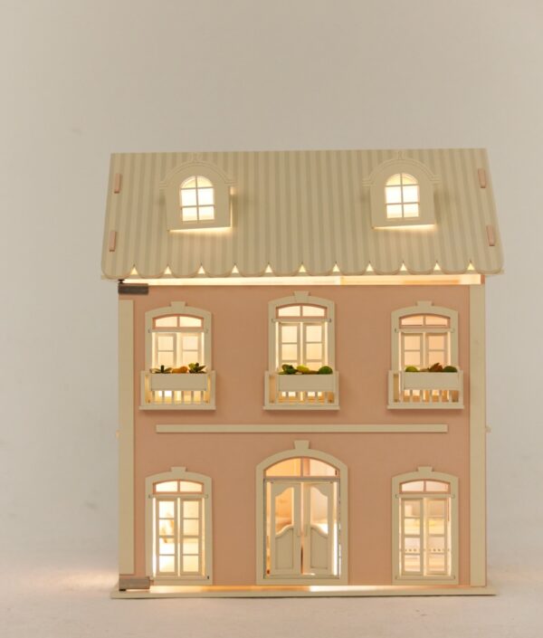 House of Nice – Dukkehus i fransk riviera-stil